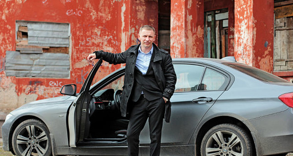 Водитель BMW, сбивший людей в Днепропетровске, занимался продажей стройматериалов