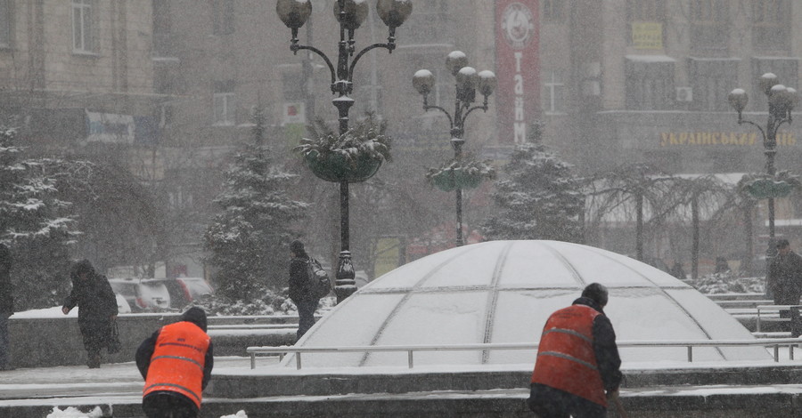 Весна в Киеве: За аномальными снегопадами идут морозы