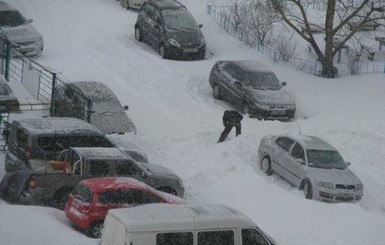 Киевские власти выведут на улицы эвакуаторы