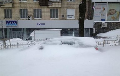 Александр Попов просит киевских водителей не выезжать на улицы без надобности