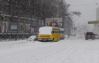 В Киеве начали работу еще 8 автобусных маршрутов