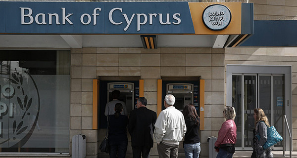 Глава Bank of Cyprus подал в отставку