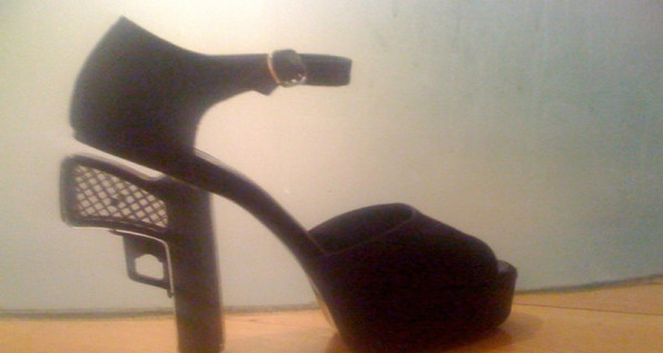 Племянницу Принца Чарльза задержали в аэропорту Цюриха