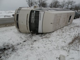 На Николаевщине перевернулась маршрутка, трое пассажиров в больнице