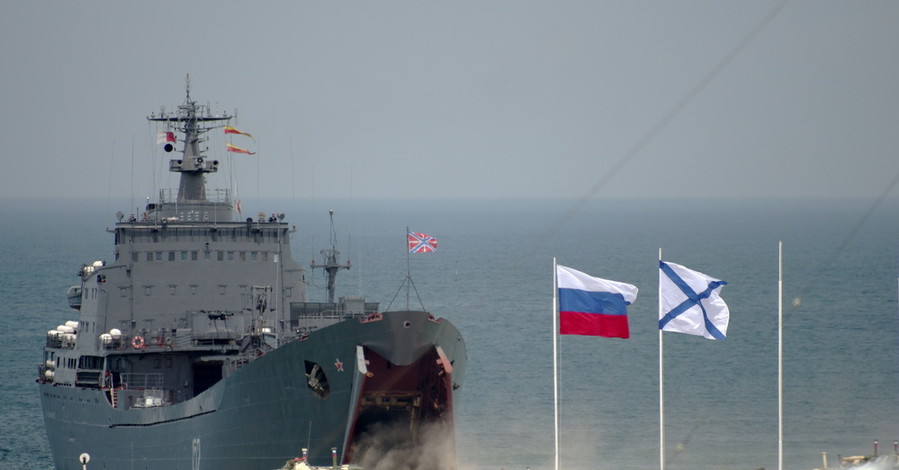 По приказу Путина весь Черноморский флот за час покинул Севастополь