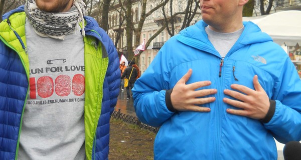 К марафонцам, бегущим тысячу миль из Одессы, присоединятся 200 человек
