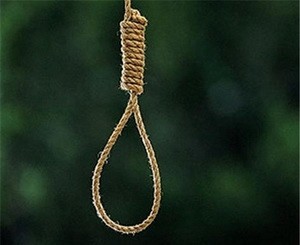 На Ивано-Франковщине девочку нашли повешенной на поясе от халата