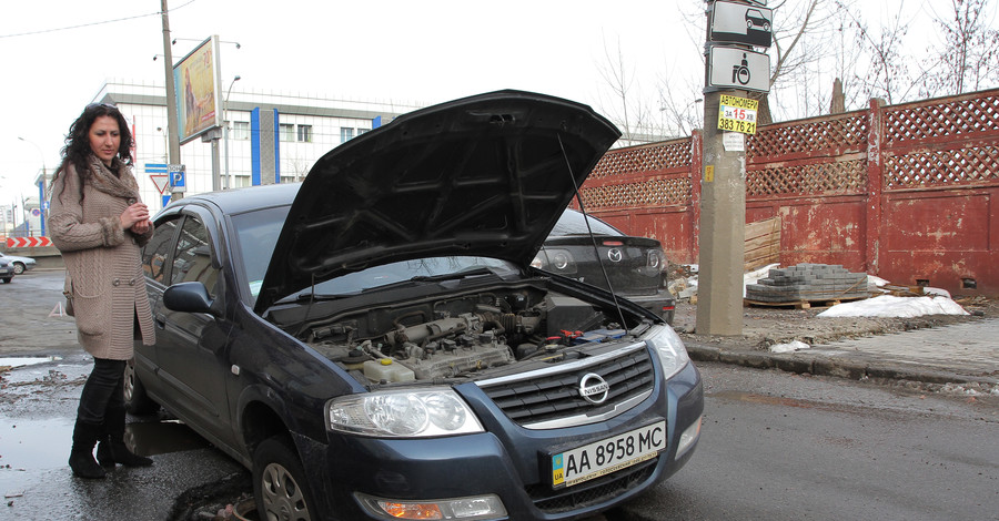 Столица засела в окопах. 