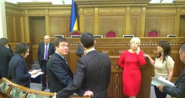 Рада все еще заблокирована