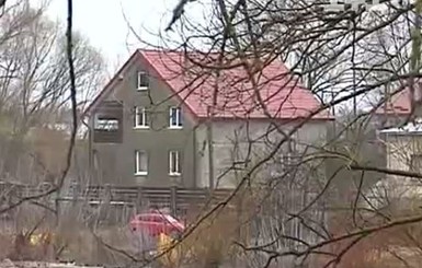 В Запорожье переполненное Каховское водохранилище заливает дома и дороги