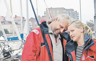 Он, она, весь мир и маленькая яхта 