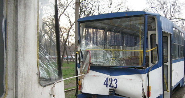 Прокуратура взяла на контроль расследование аварии двух трамваев в Запорожье