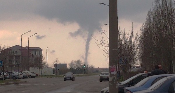 Рядом с Энергодаром пронеслось торнадо