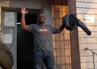 Олаолу освобожденный: луганский суд выпустил нигерийца