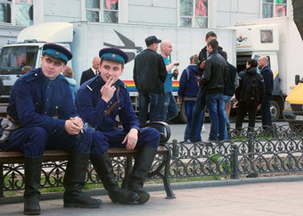 В Одессе на Приморском бульваре снимают кино с Павлом Деревянко