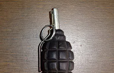 В Киеве задержали отца и сына с полными рюкзаками гранат