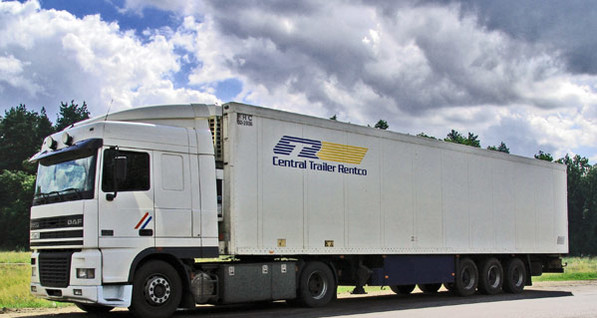 Пускать фуры в Киев хотят только по ночам