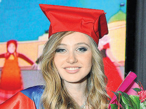 Донецкую студентку признали самой умной красавицей СНГ