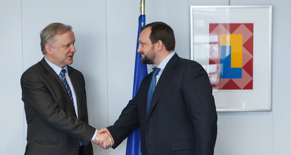 Арбузов  рассказал вице-президенту Еврокомиссии о готовящихся в Украине реформах