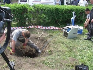 После смерти малыша в канализации жители Днепродзержинска требуют отставки мэра