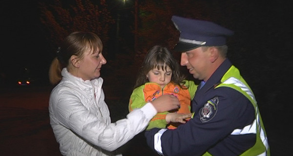 Луганские гаишники нашли потерявшуюся маленькую девочку