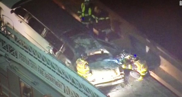 Лимузин загорелся на мосту в Сан-Франциско: погибли пять девушек