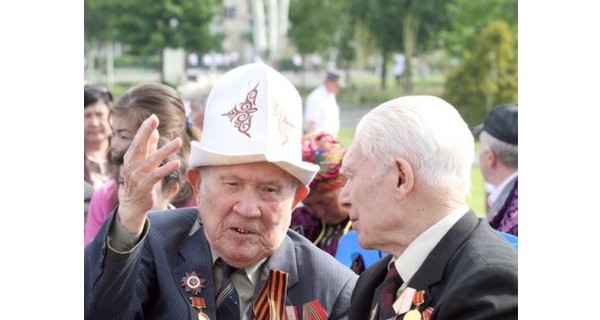 На День Победы в Кыргызстане провели реквием