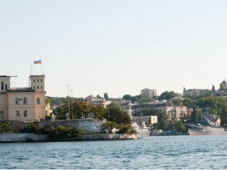 СМИ: В России надеются оставить флот в Севастополе и после 2042 года