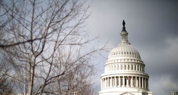 В США дымится Белый дом, из здания эвакуируют персонал