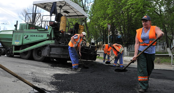 Дороги Донецка теперь будут ремонтировать только днем