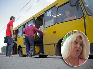 Выпавшую из маршрутки женщину спасали пассажиры