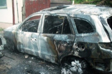 На Закарпатье сожгли авто бизнесмена и судьи