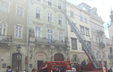 В центре Львова из-за пожара на три часа парализовало движение