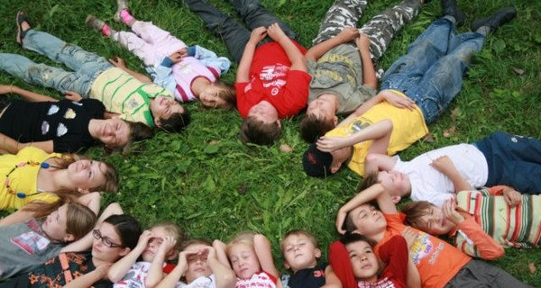 Куда отправить ребенка на лето - детские лагеря под Киевом