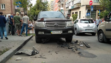 В Киеве взорвался джип 