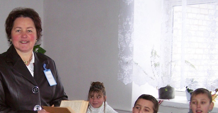 Сельским учителям и врачам хотят повысить зарплаты 