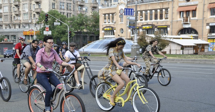 По Киеву прокатились 200 велосипедистов 