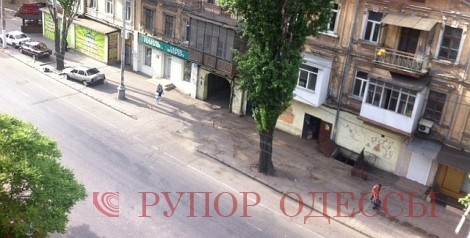 В Одессе в подъезде дома обнаружили тело мужчины