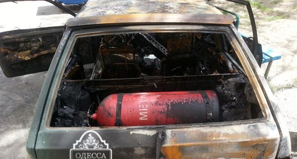 В Одессе подожгли машину с метаном