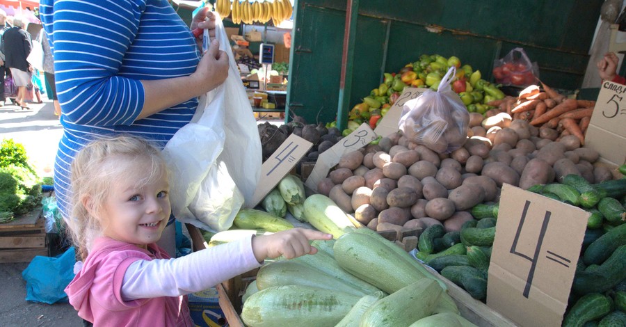 В области начались летние ярмарки выходного дня