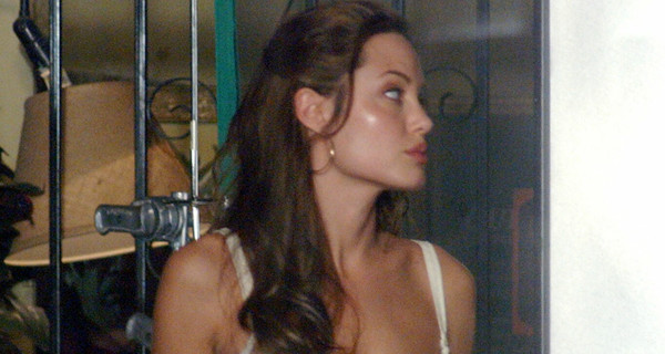 Портрет голой Анджелины Джоли без груди выставили на аукцион