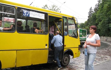 ГАИ проверила львовские маршрутки: пьяные водители ездят на неисправных автобусах