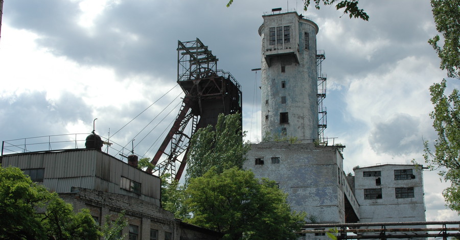 50-метровый копер шахты Горького может упасть в любой момент