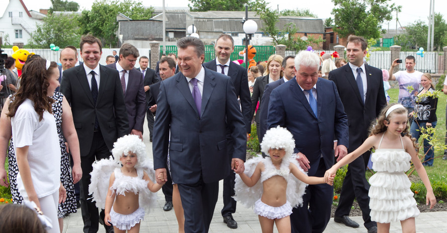 Виктор Янукович посетил 