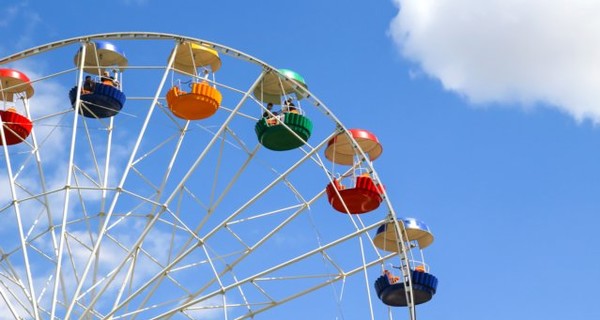 Детские выходные: катаемся на аттракционах и идем на детский книжный арсенал