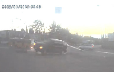 В Одессе столкнулись три авто: погиб человек