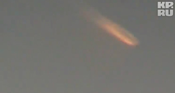 В небе над Киевом сняли на видео полет гигантского астероида