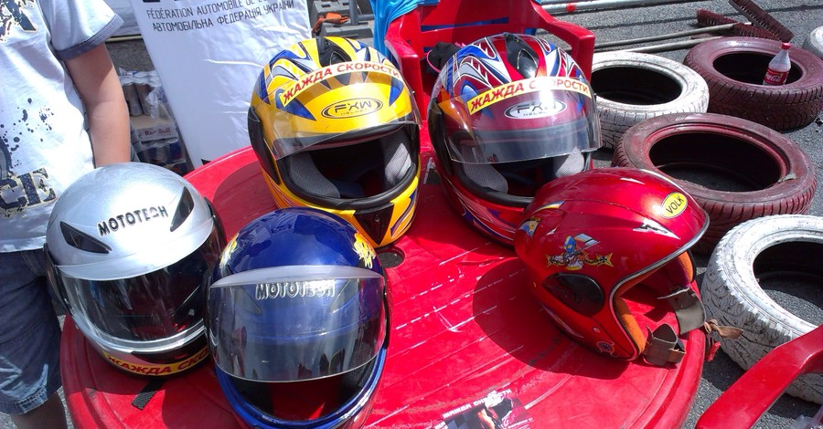 Волонтеры Автомобильной Федерации Украины провели мастер-класс для детей