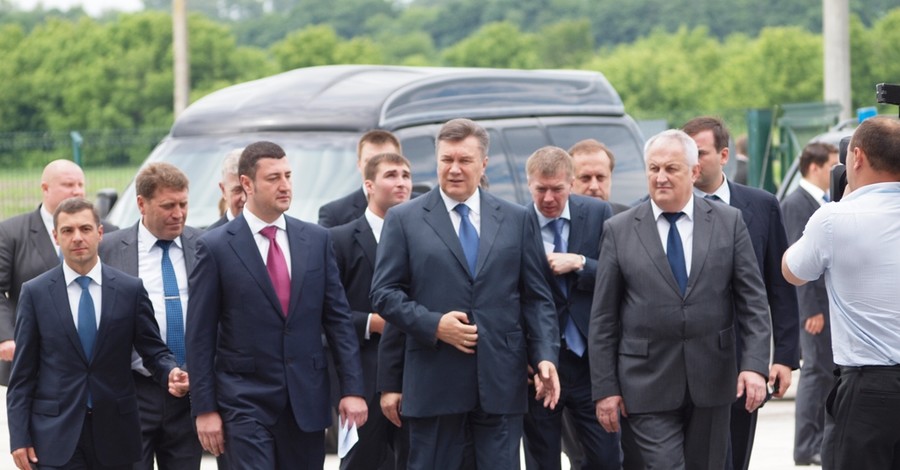 Президент Виктор Янукович открыл элеватор Олега Бахматюка