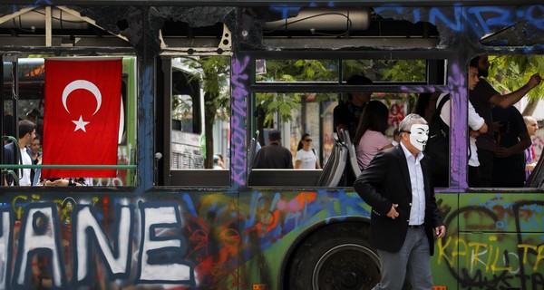 Наш пламенный корреспондент  Дарья Асламова передает из Стамбула:  